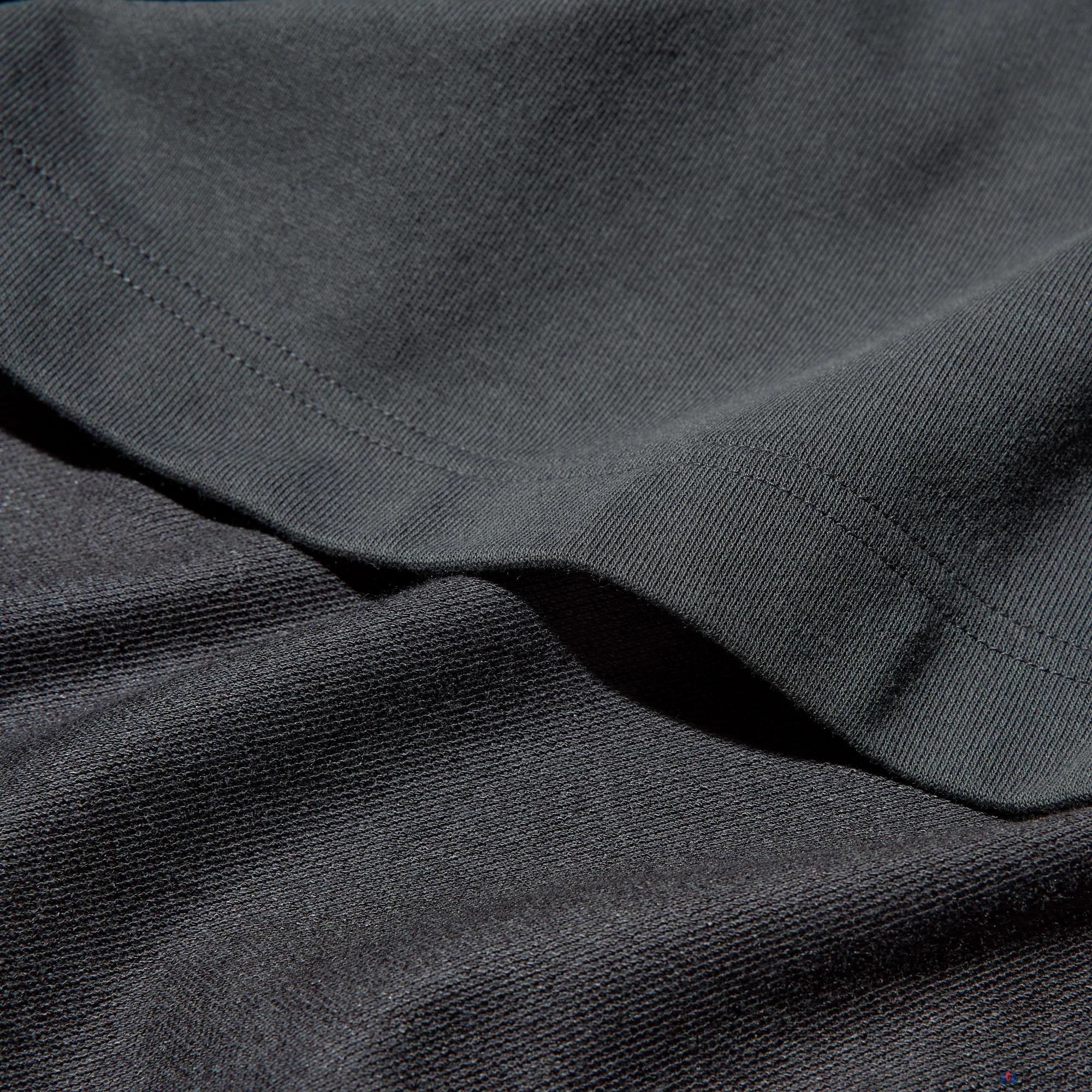 Футболка Uniqlo Mock Neck Long Sleeve T-Shirt