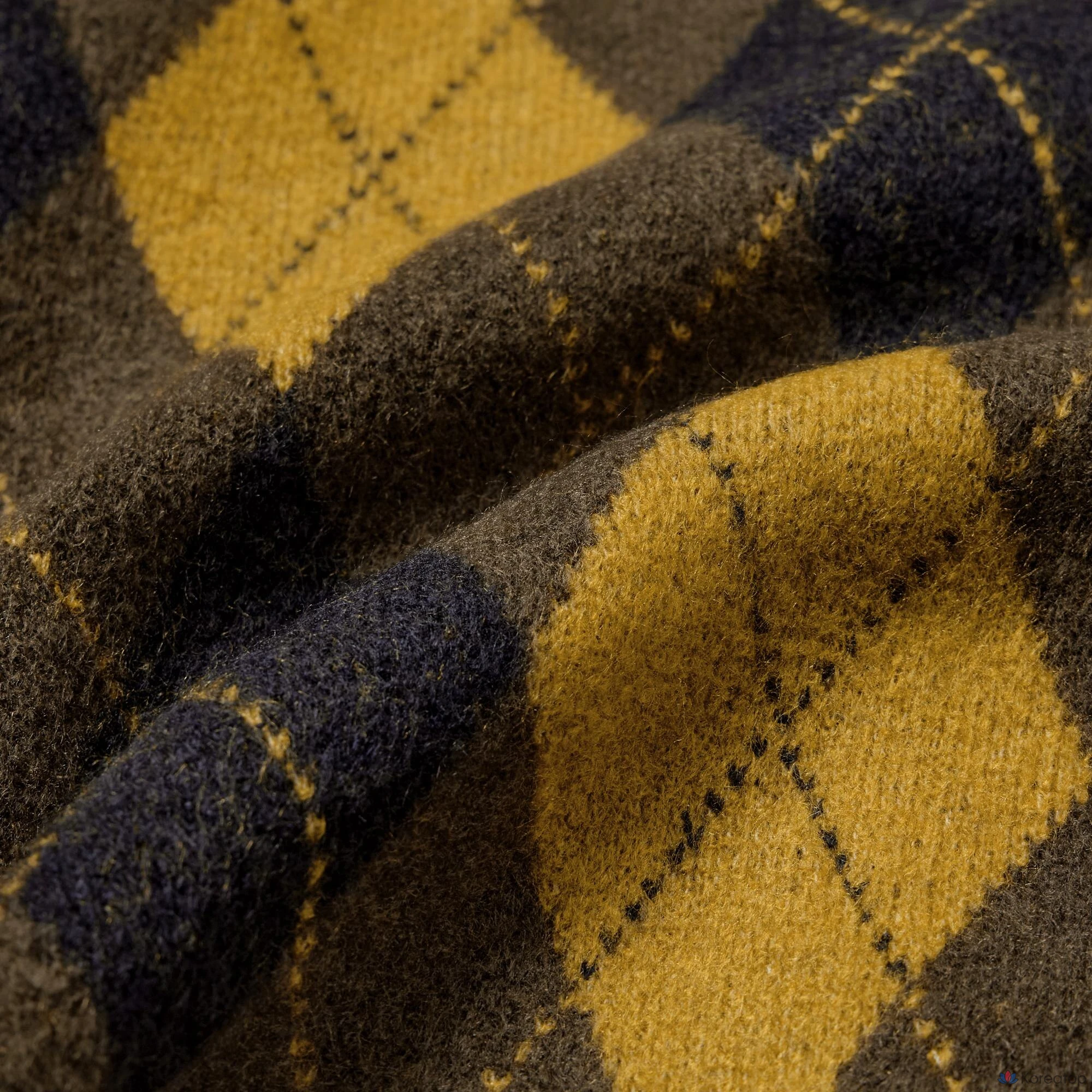 Кардиган Uniqlo Puppy Touch Knit Argyle Crewneck