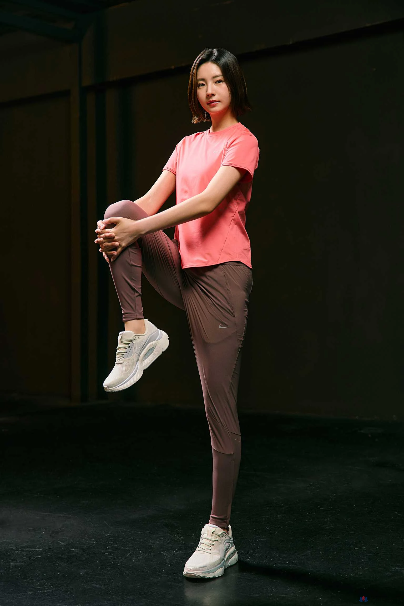 Брюки женские Nike Swift Dri-FIT Mid-Rise Running Pants