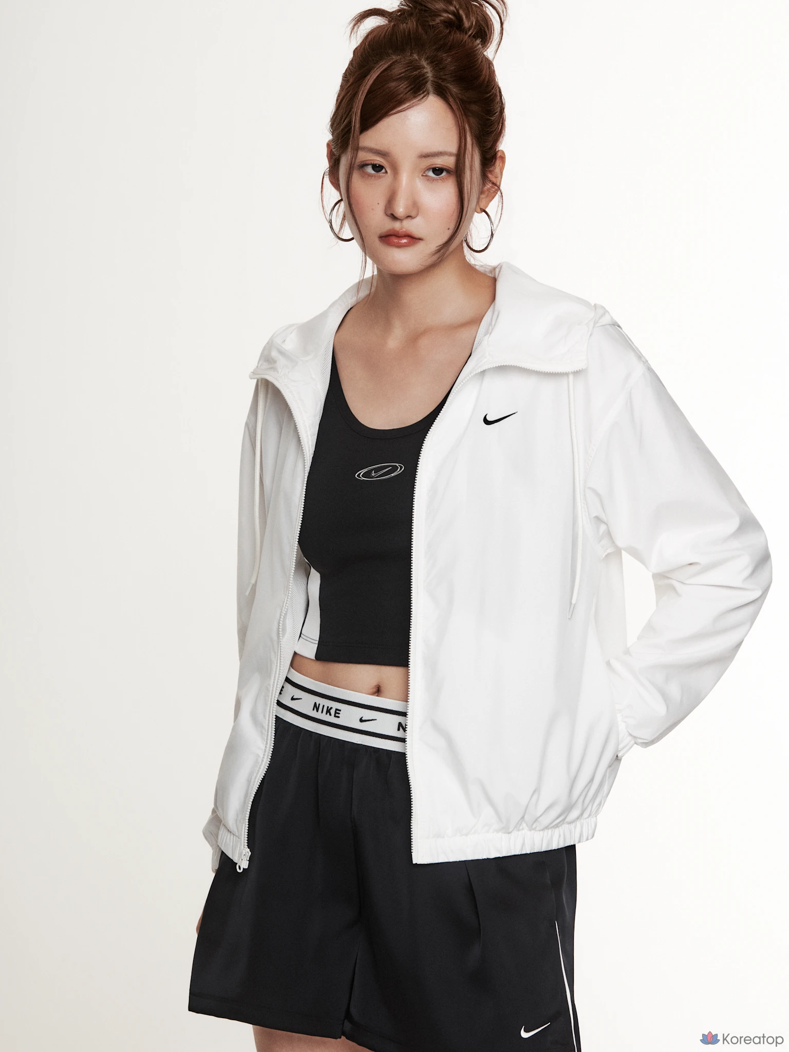 Топ женский Nike Sportswear Tight Crop Tank Top