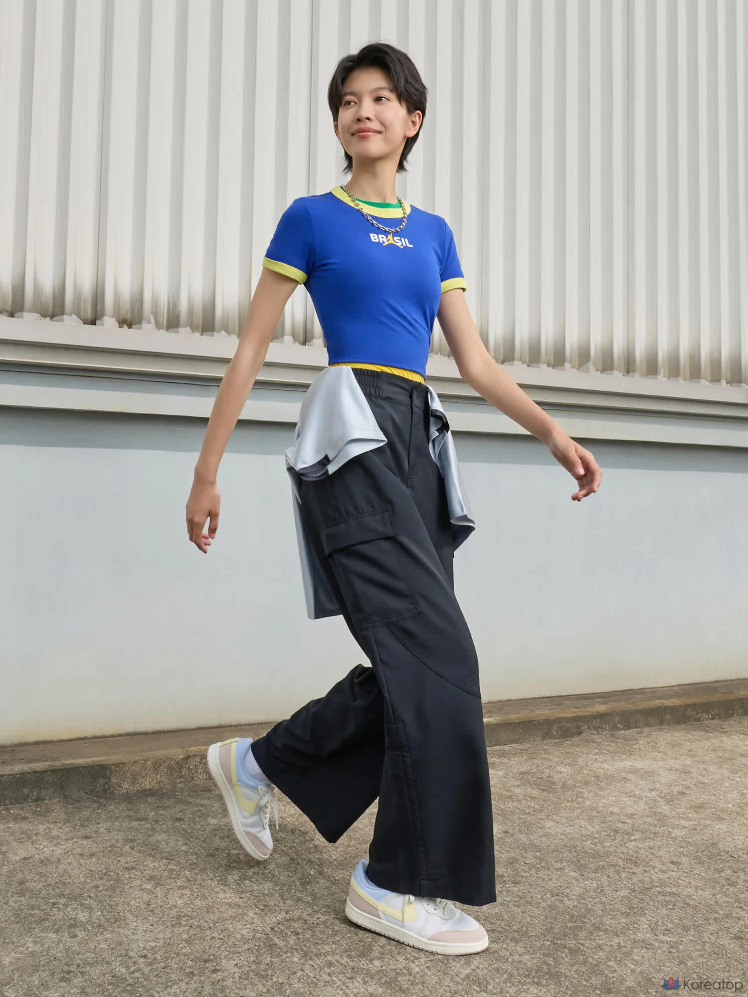 Футболка женская Jordan Graphic Brazil Crewneck