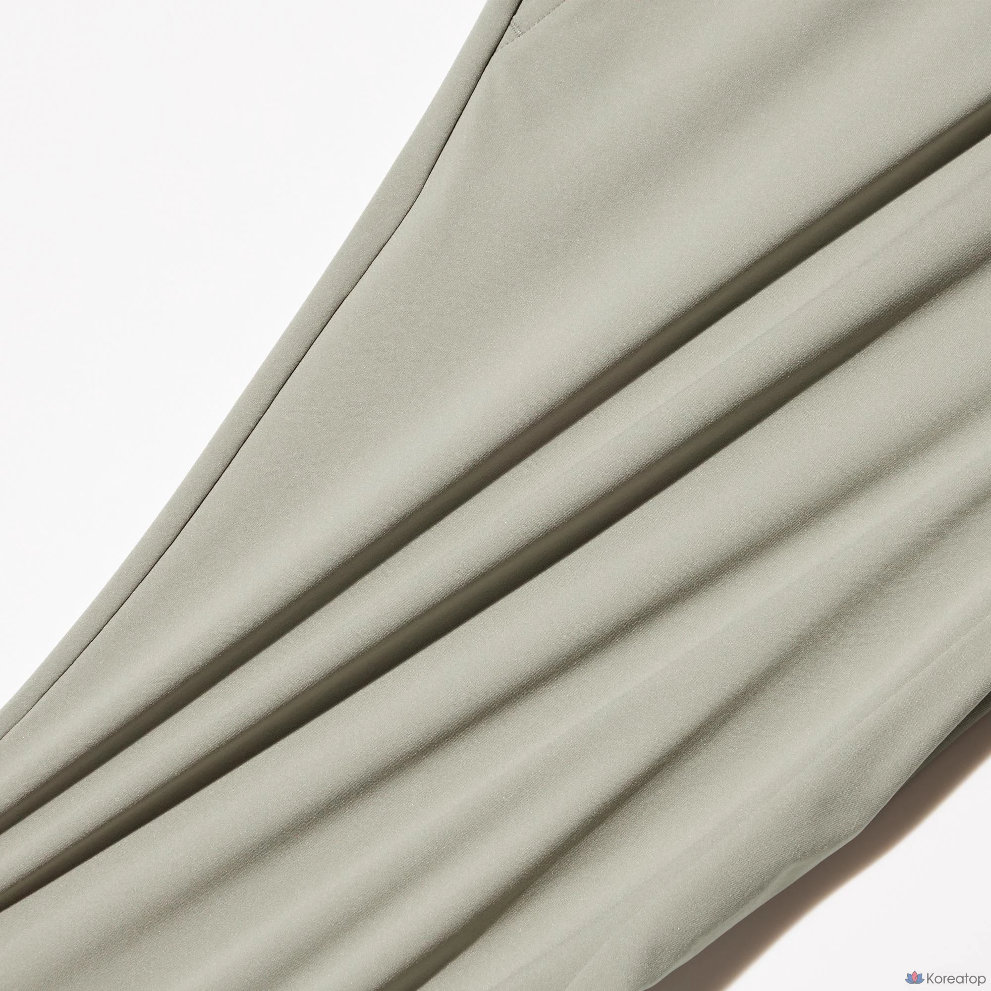 Брюки-джоггеры Uniqlo Ultra Stretch Active Jogger Pants, длина штанины 66.5–72.5 см