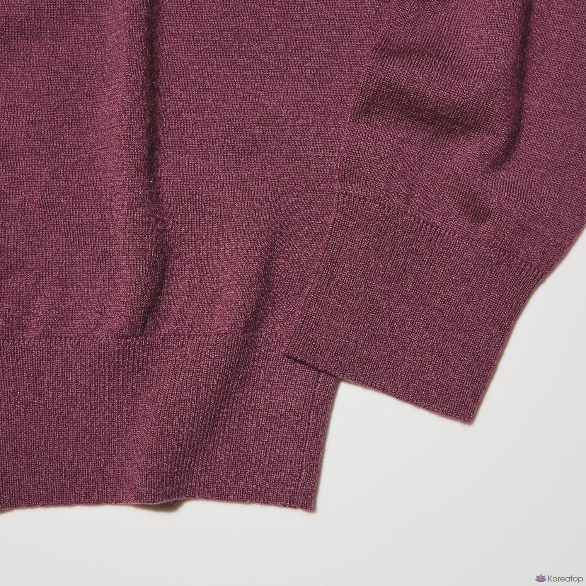 Свитер Uniqlo Merino Turtleneck Sweater