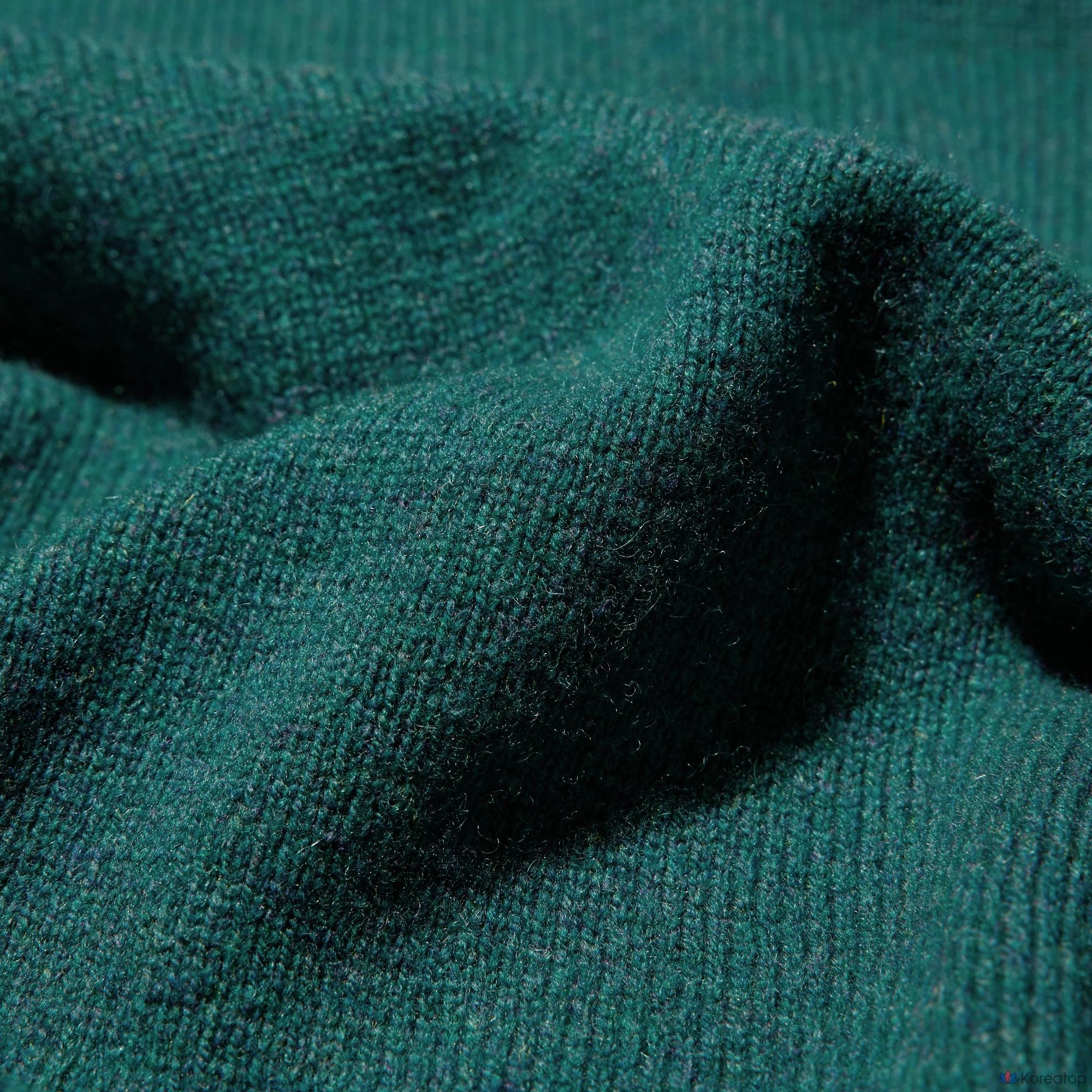 Свитер Uniqlo Lambswool Crew Neck Sweater