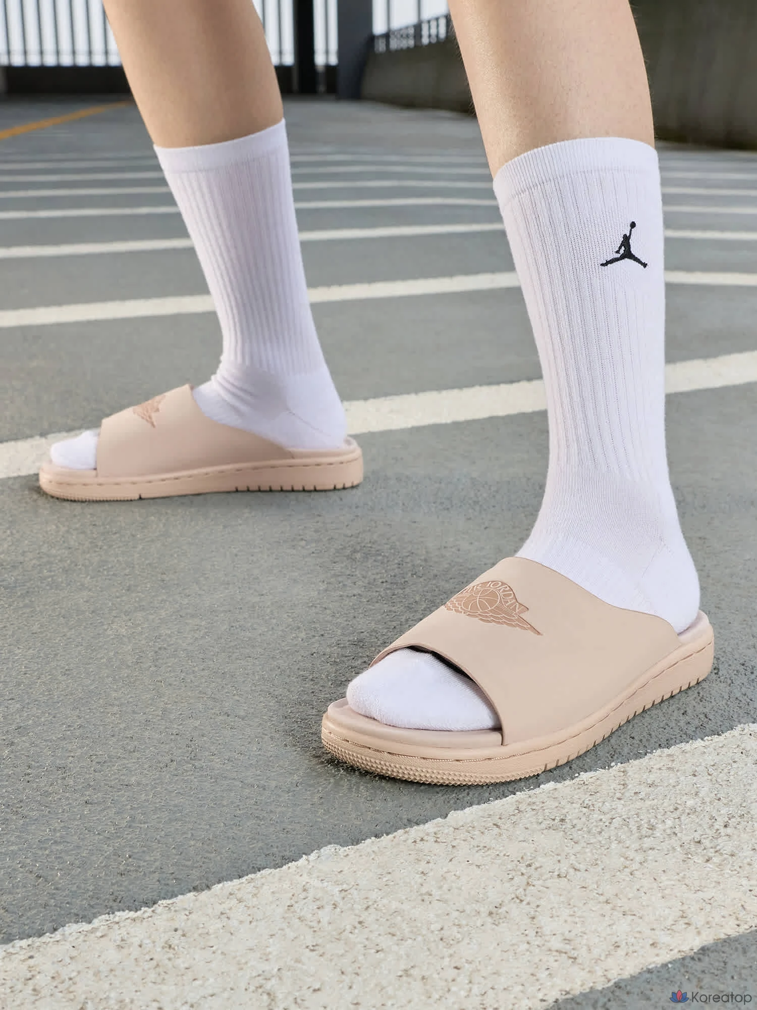 Слайды женские Jordan Modero 1